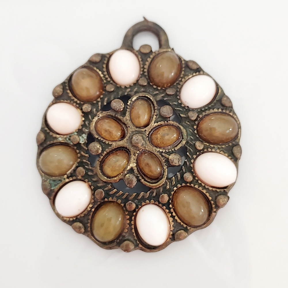 ⭐️5/$20 Circular Pendant - Green, Brown, Cream - Picture 2 of 3
